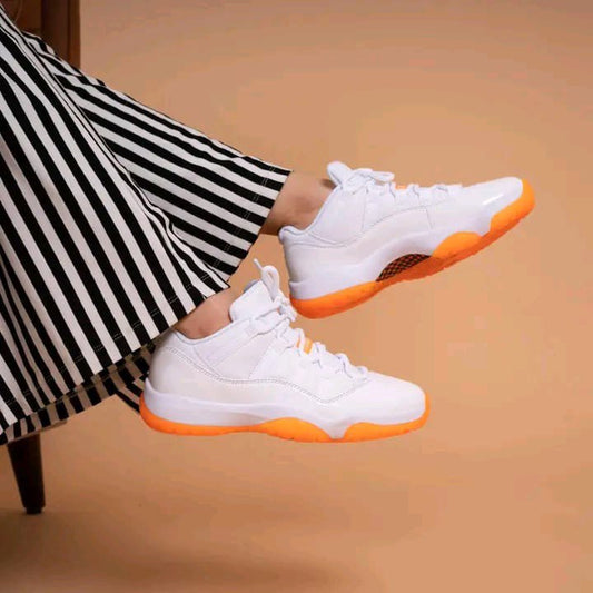 Air Jordan 11 Low "Citrus" para mujer