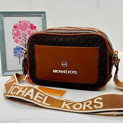 MICHAEL KORS BANDOLERA MAEVE