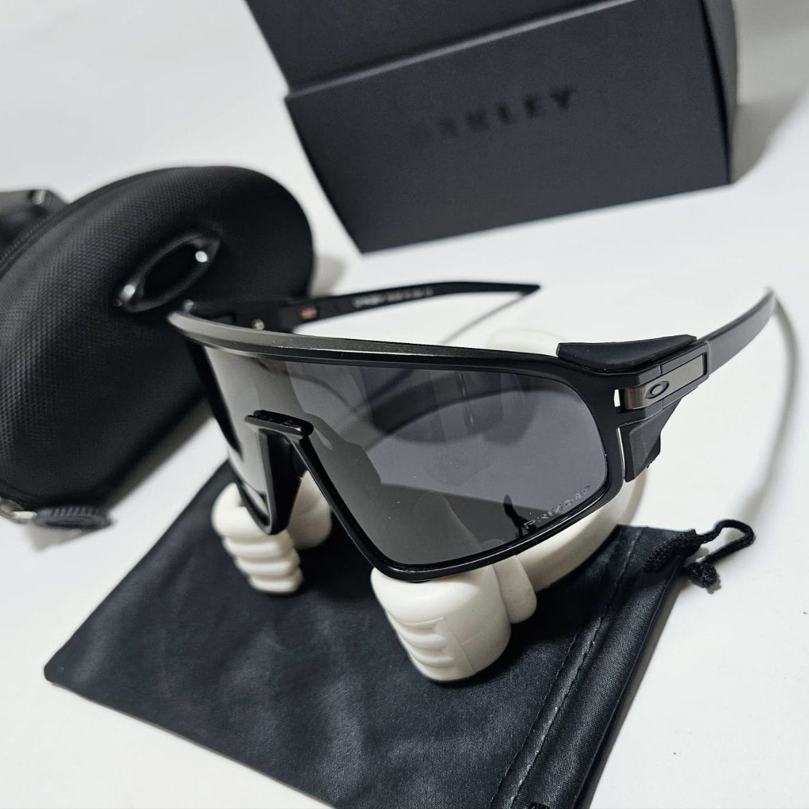 GAFAS OAKLEY LATCH PANEL
