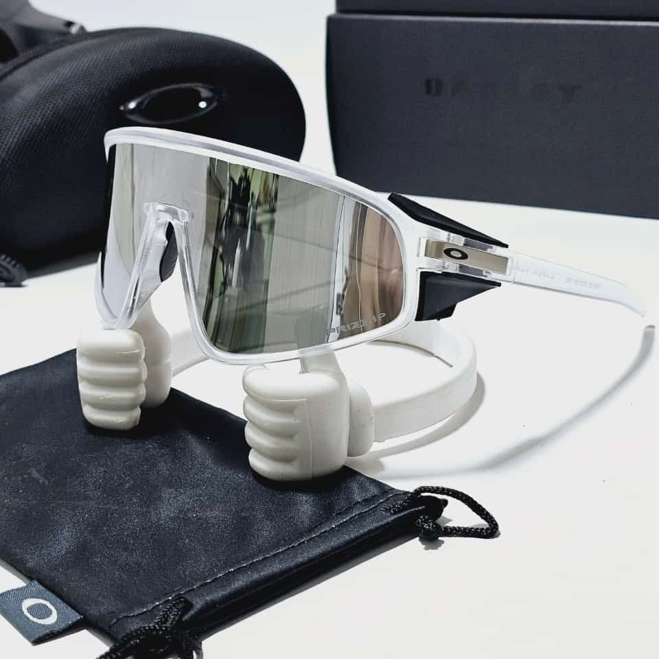 GAFAS OAKLEY LATCH PANEL